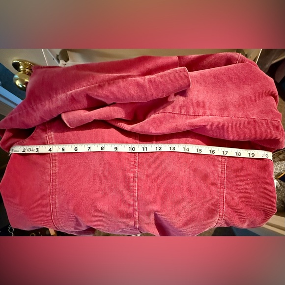 GAP Stretch woman size 12 pink corduroy jacket, lined, pockets, wood buttons - Picture 4 of 4